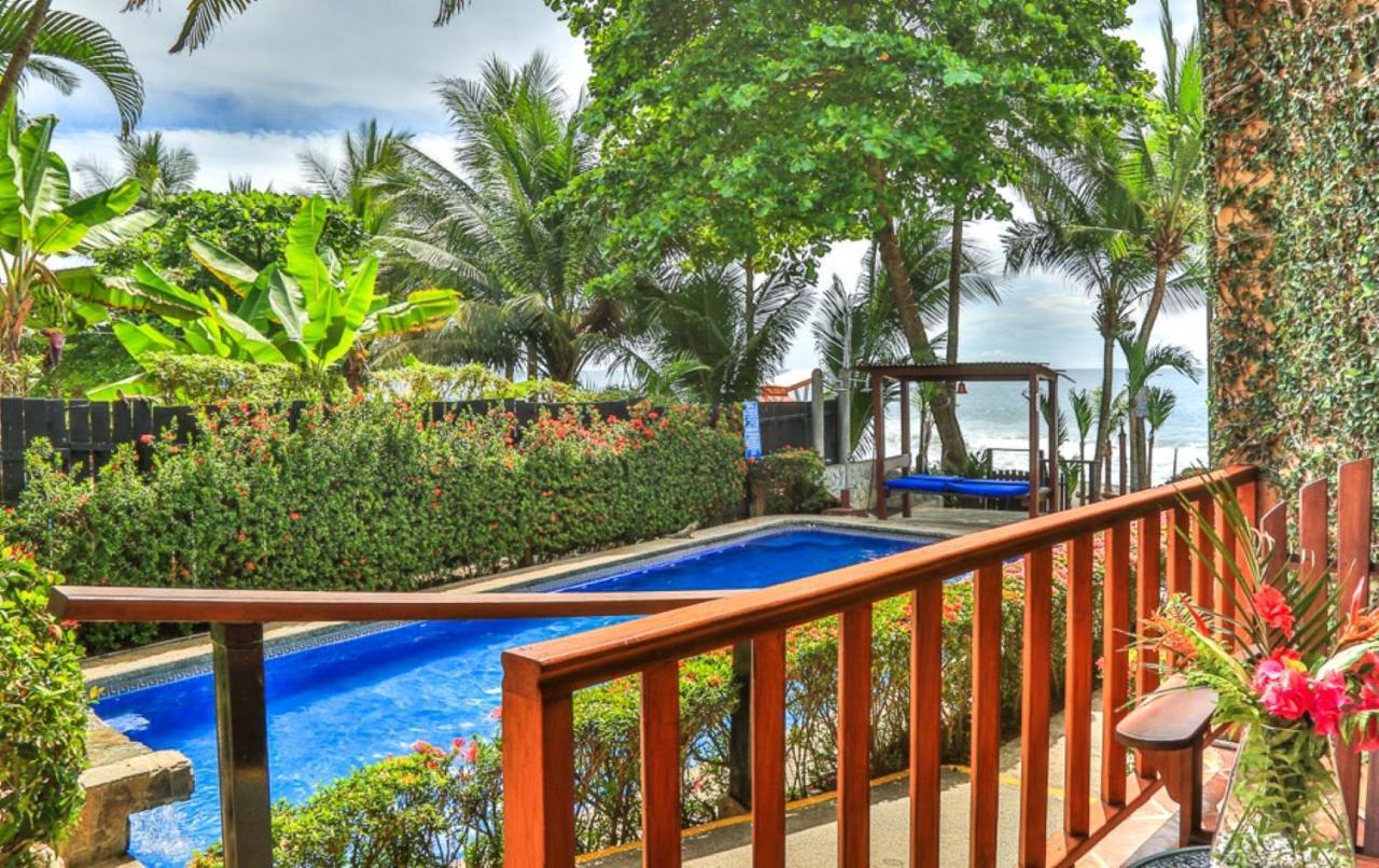 The Backyard Beachfront Hotel Jacó Exterior foto